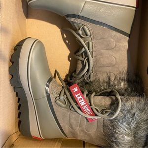Sorel joan of arctic boots